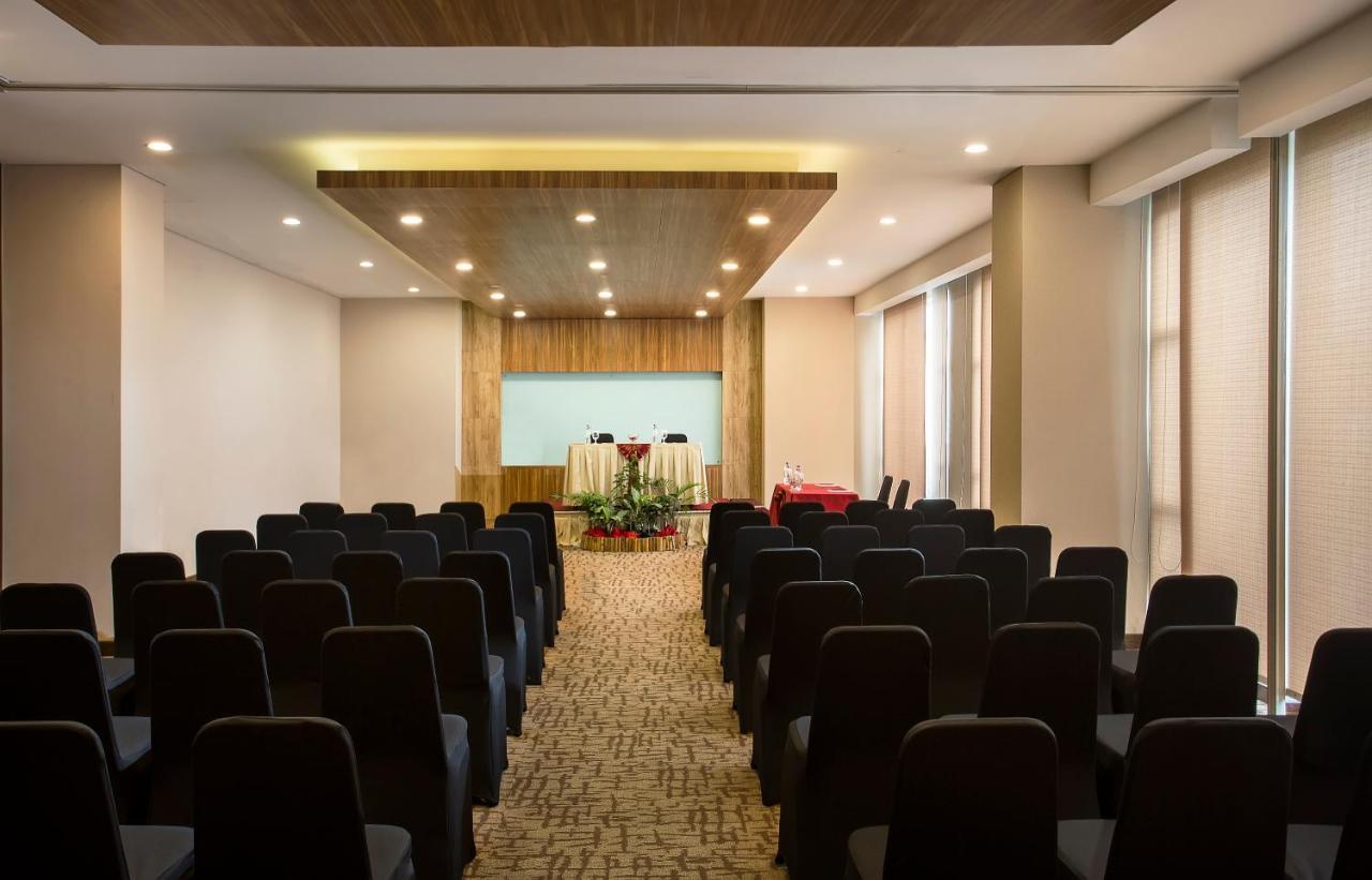 Swiss-Belhotel Papua Jayapura Exterior foto